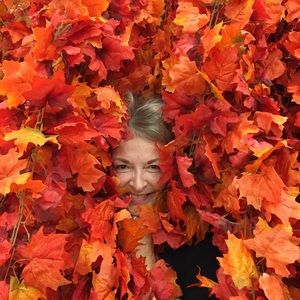 Meet your Posher, Elizabeth d.